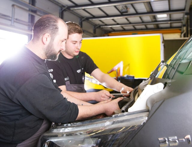 Reparatur eines Lieferwagens