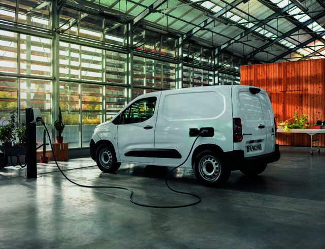 2021_e-Berlingo_Van_3-640x490