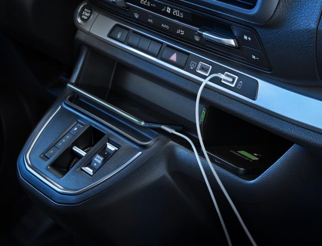 PEUGEOTE-Expert-2-640x490