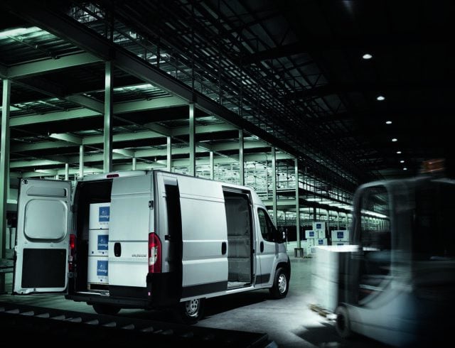 Peugeot_Boxer_2014_084_FR_BL-640x490