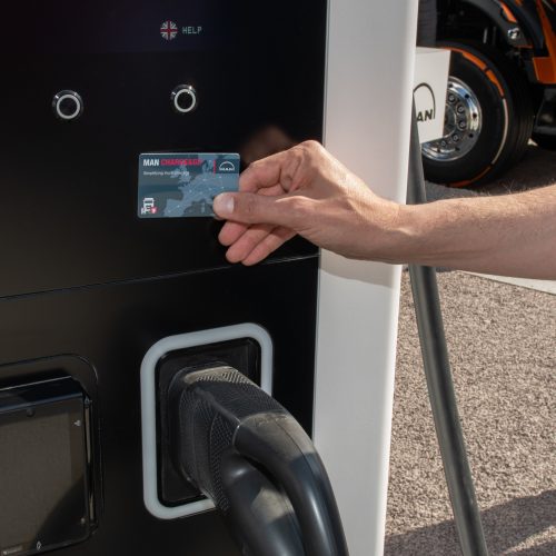 MAN-eTruck_ChargeGo_close-500x500